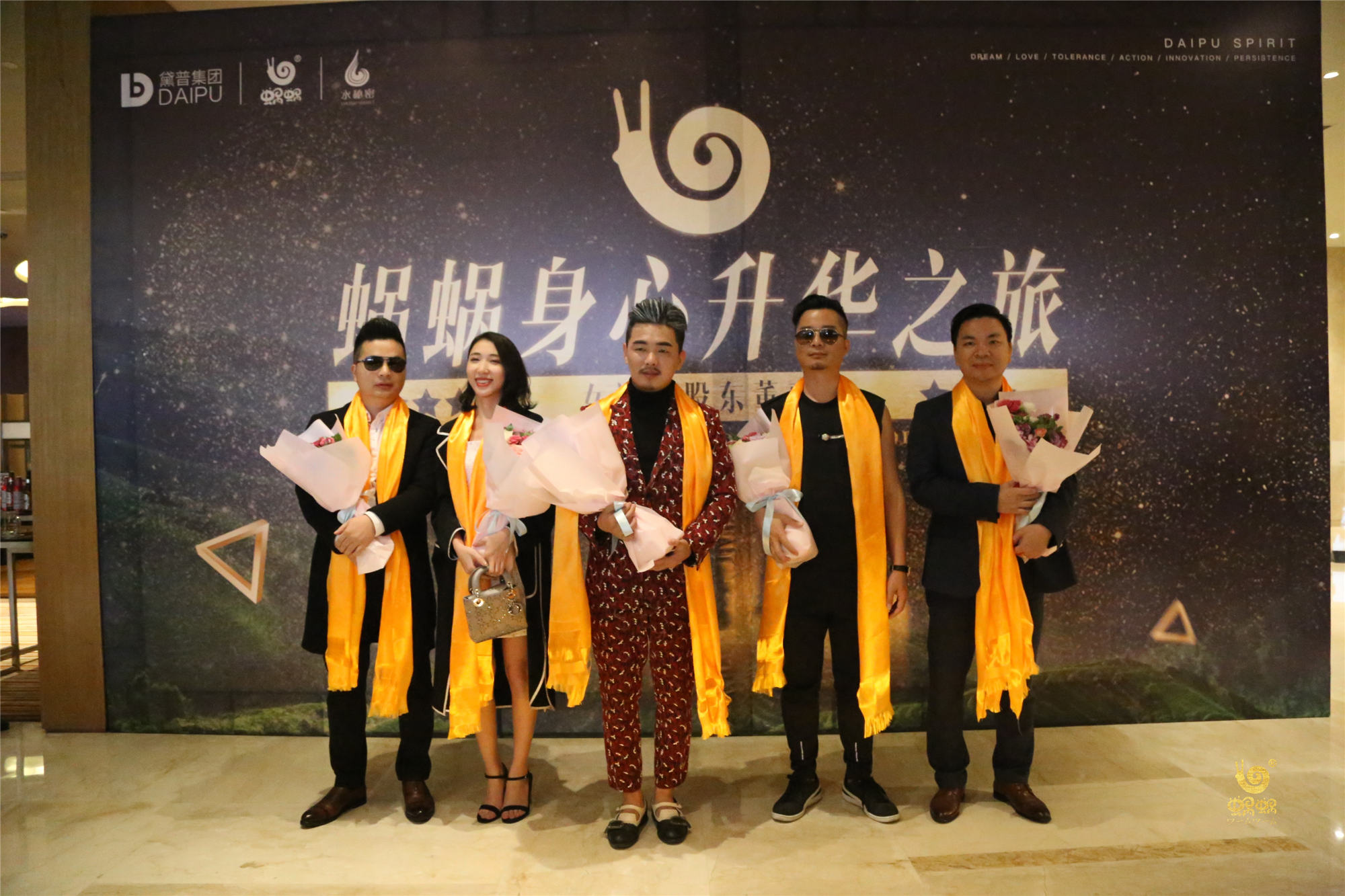 蝸蝸豪華自駕游，美女帥哥帶你走玩轉桂林